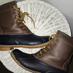 Duck boots